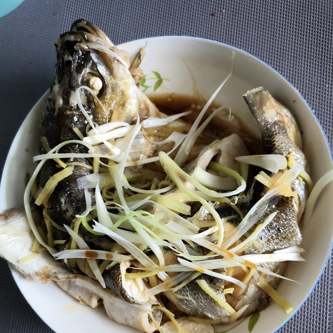 清蒸鲈鱼