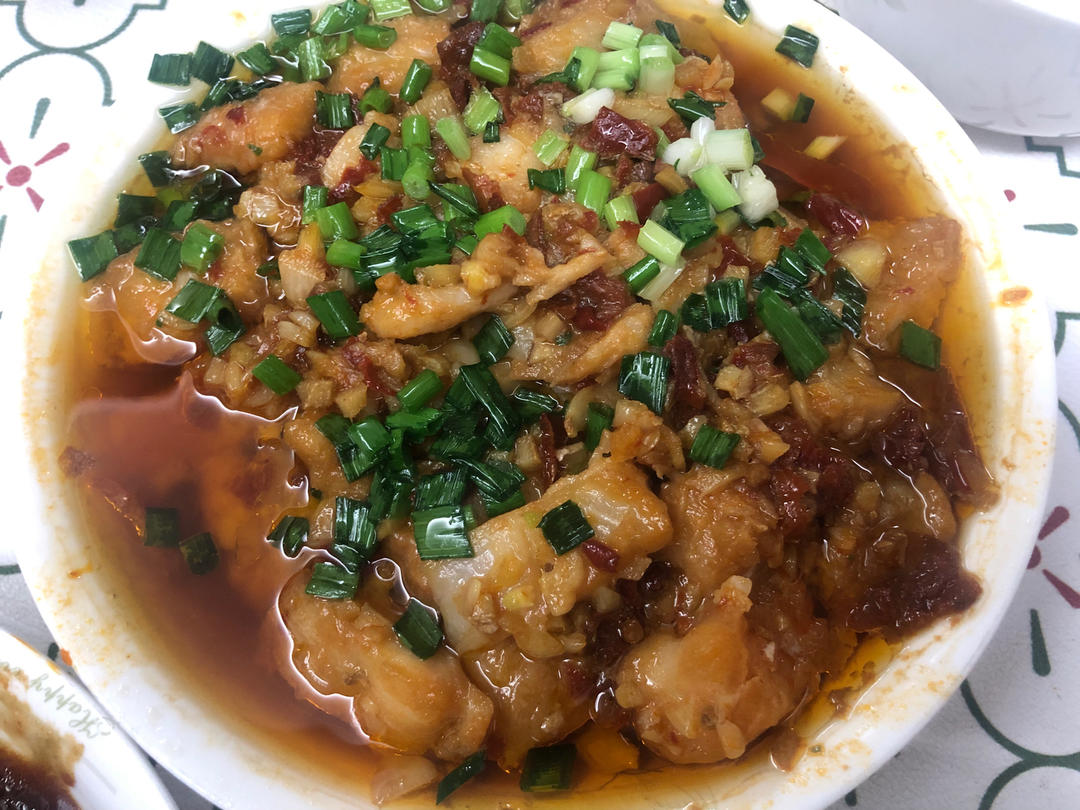 15分钟搞定【蒜蓉粉丝蒸龙利鱼】，入夏前多吃它准能瘦！