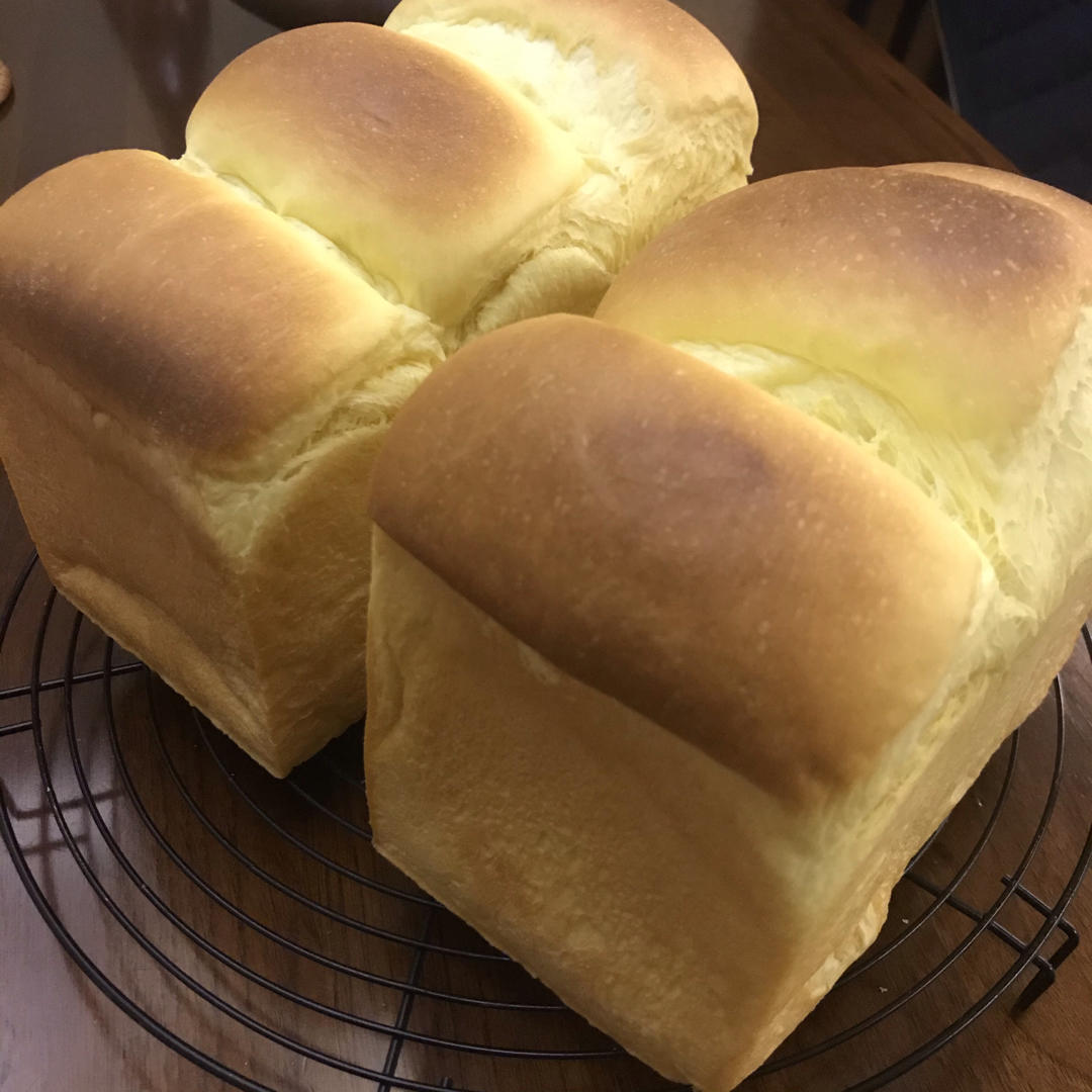 奶香纯粹的重料淡奶油吐司