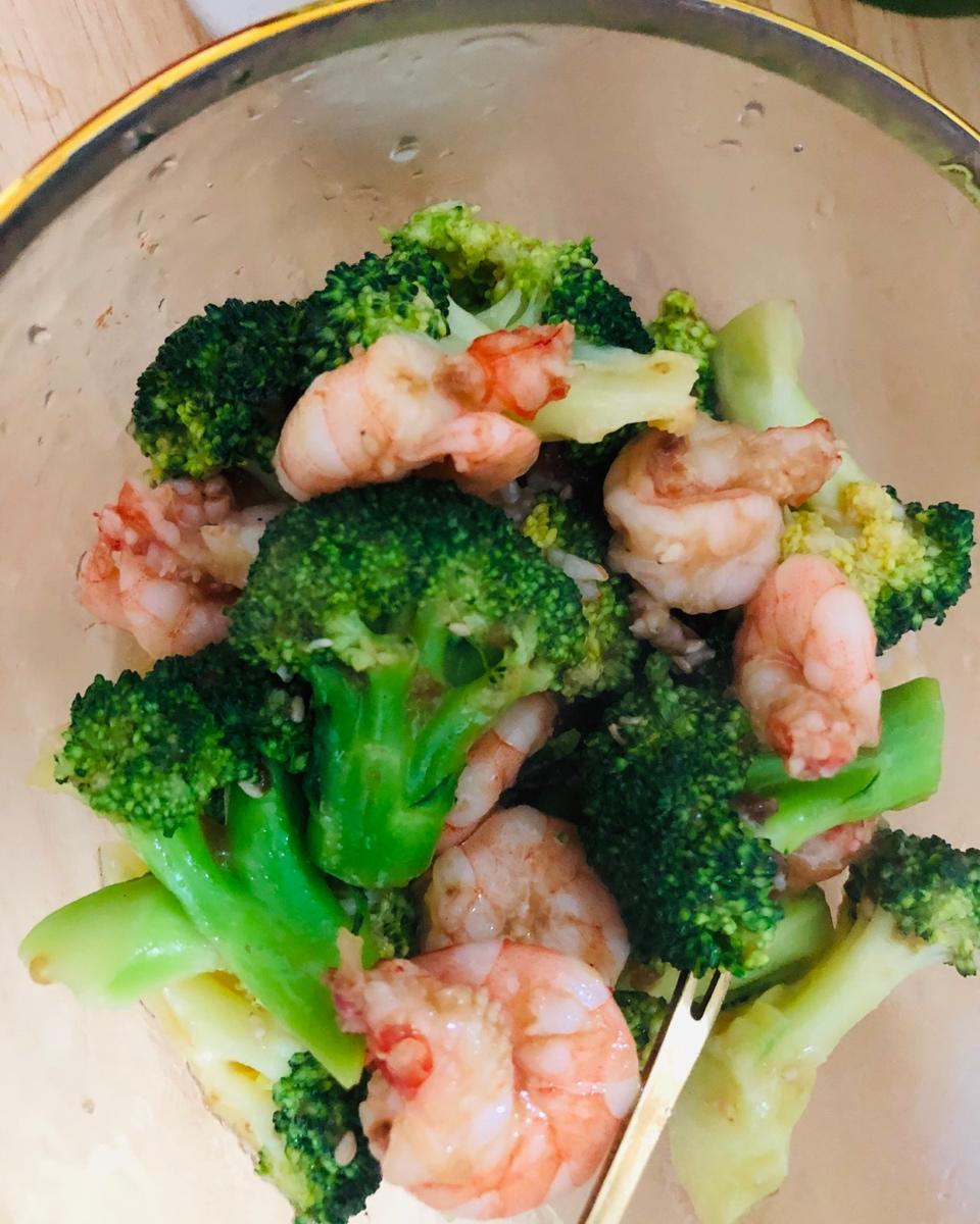 李光敏做的西兰花炒虾仁
