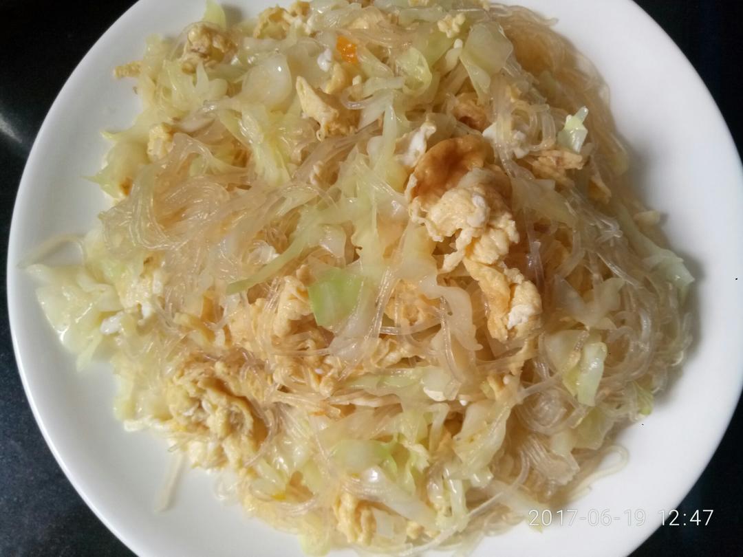 包菜粉丝炒鸡蛋
