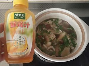 砂锅松茸鸡翅汤+太太乐鲜鸡汁快手菜的做法 步骤4