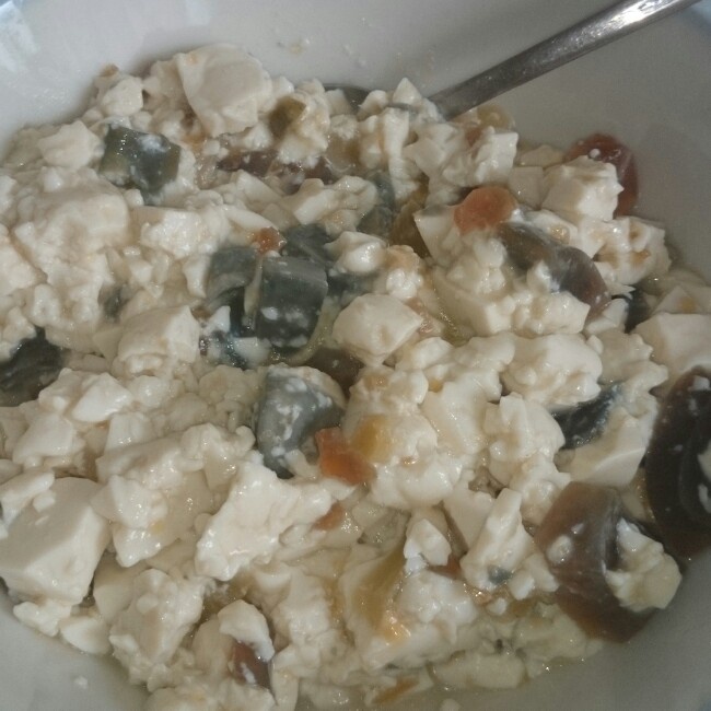凉拌皮蛋豆腐