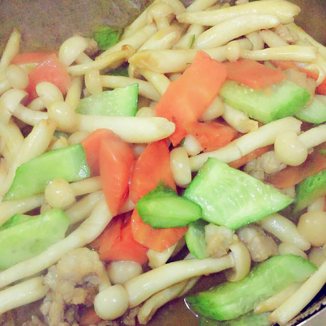 平菇/海鲜菇炒肉