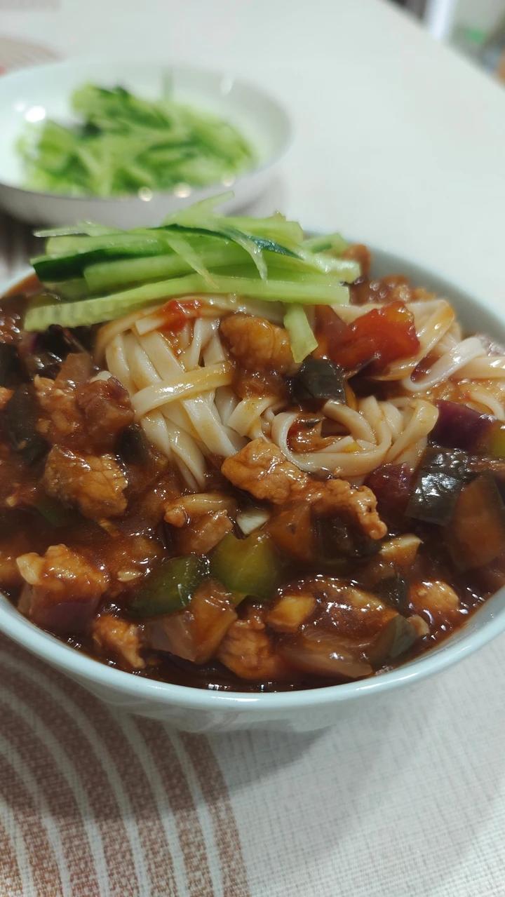 茄子肉丁打卤面