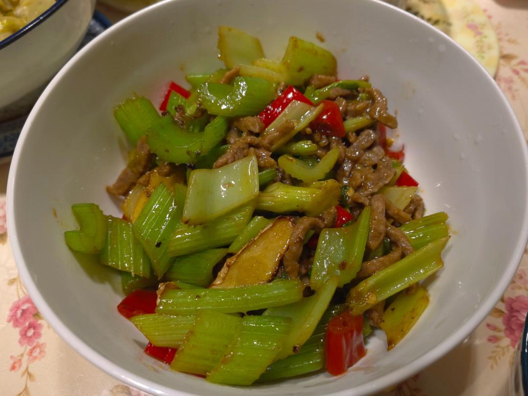 ㊙️家常菜‼️芹菜小炒牛肉‼️牛肉超级嫩滑哟