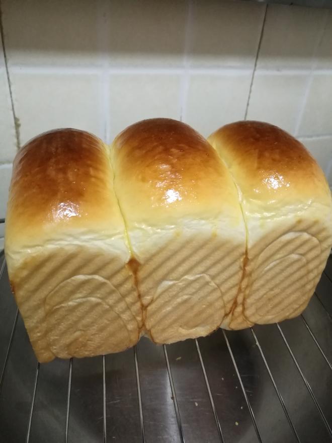 北海道吐司「很勾魂的一款面包」的做法