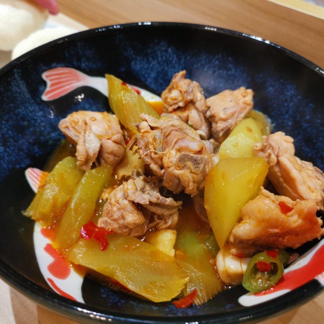 莴笋烧鸡（川味）