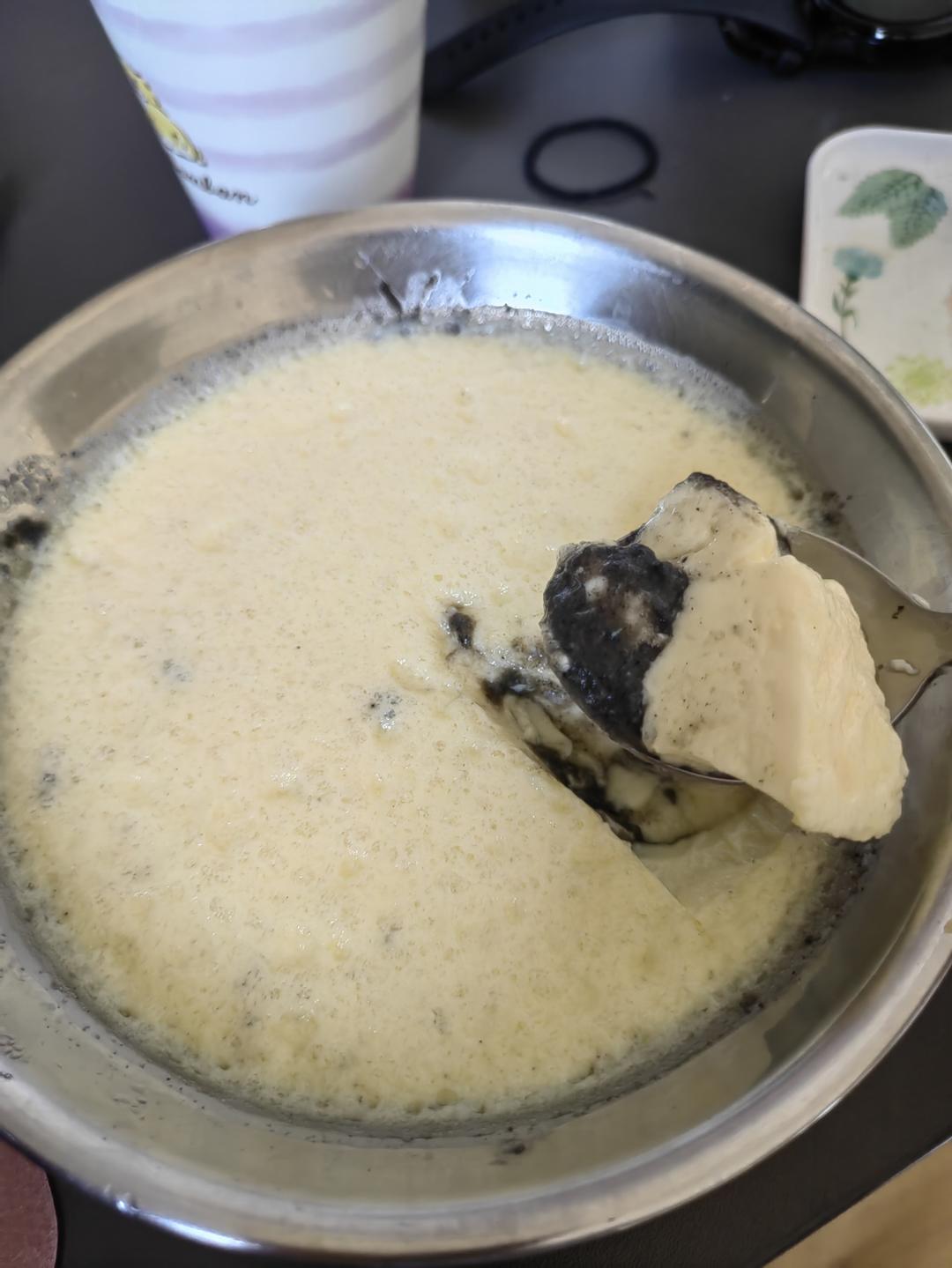 黑芝麻糊鲜奶炖蛋