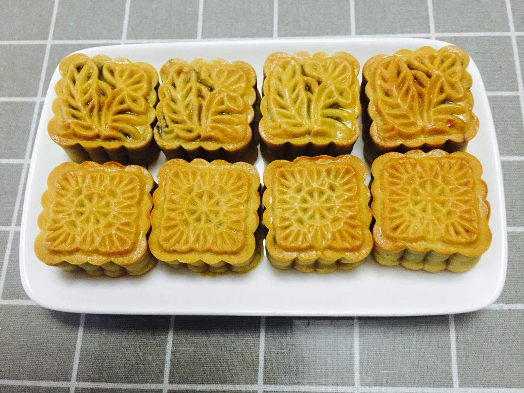 广式月饼—蛋黄莲蓉月饼