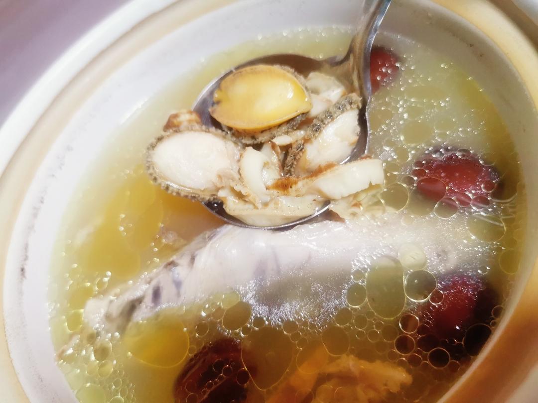 鲍鱼瑶柱红枣鸡汤的做法