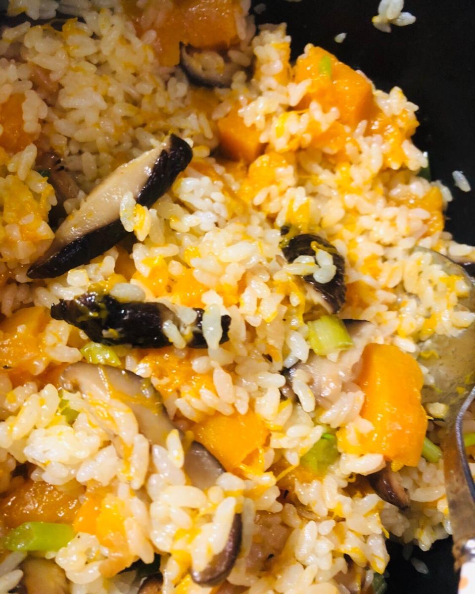 草菁做的美味到不行的南瓜饭