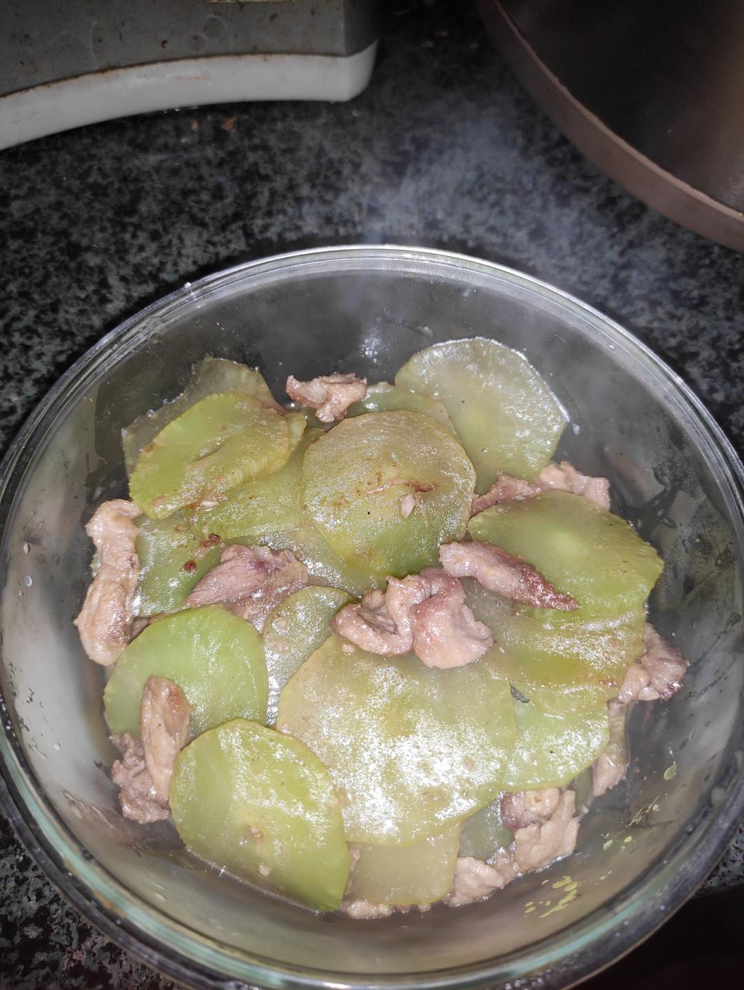 简单又好吃的莴笋炒肉