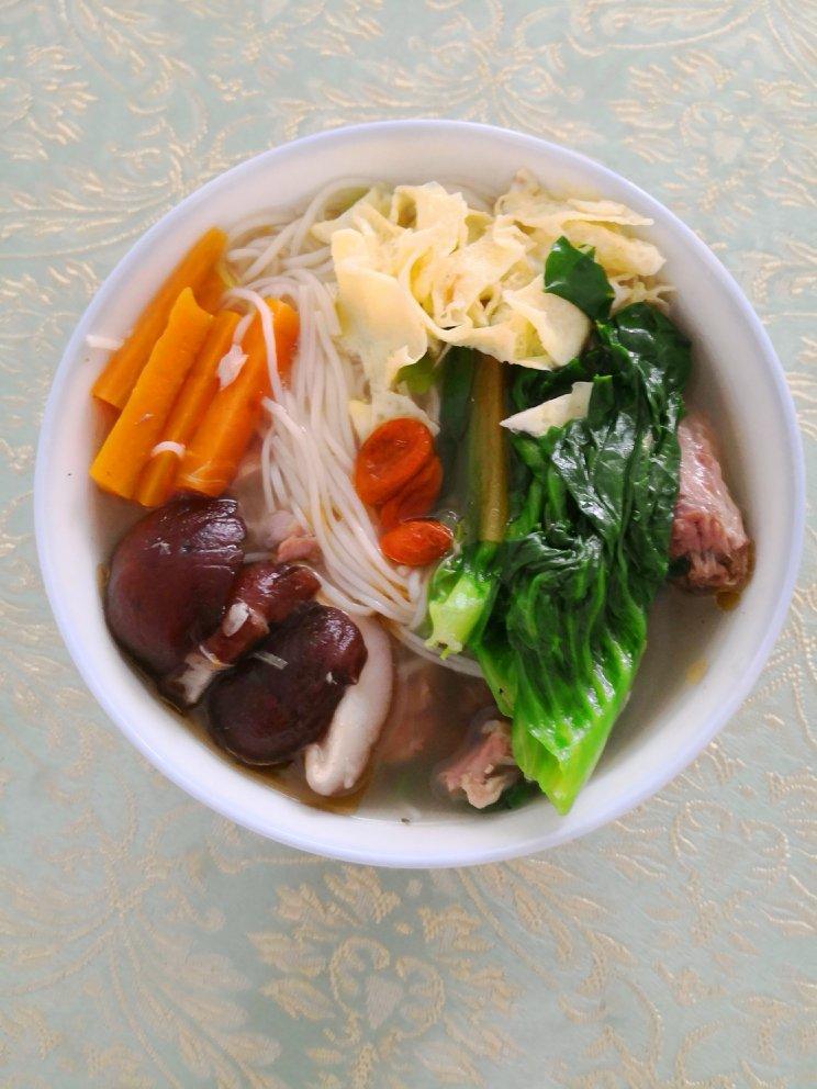 老鸭汤蛋皮面