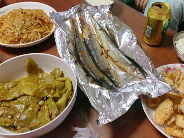 烤秋刀鱼