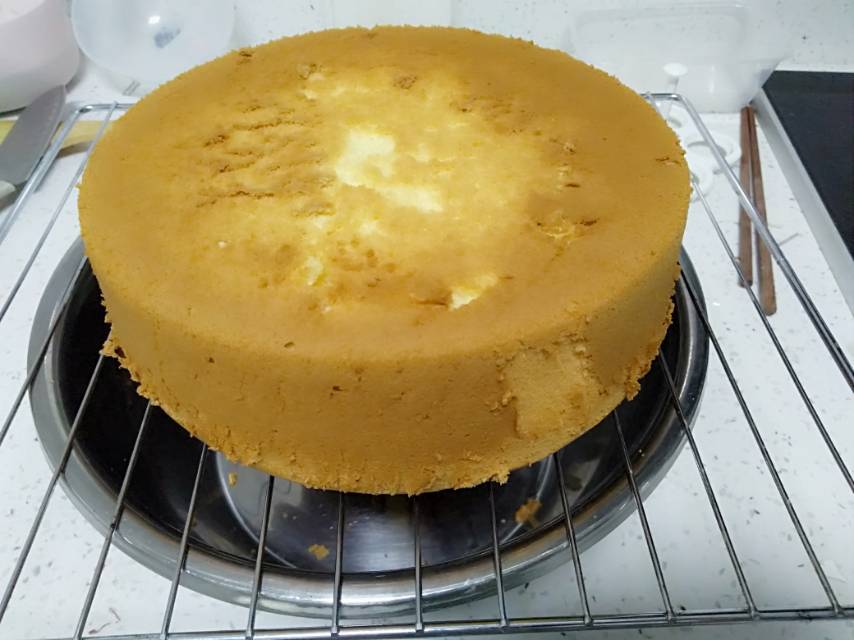 烤箱做蛋糕（戚风蛋糕的做法）