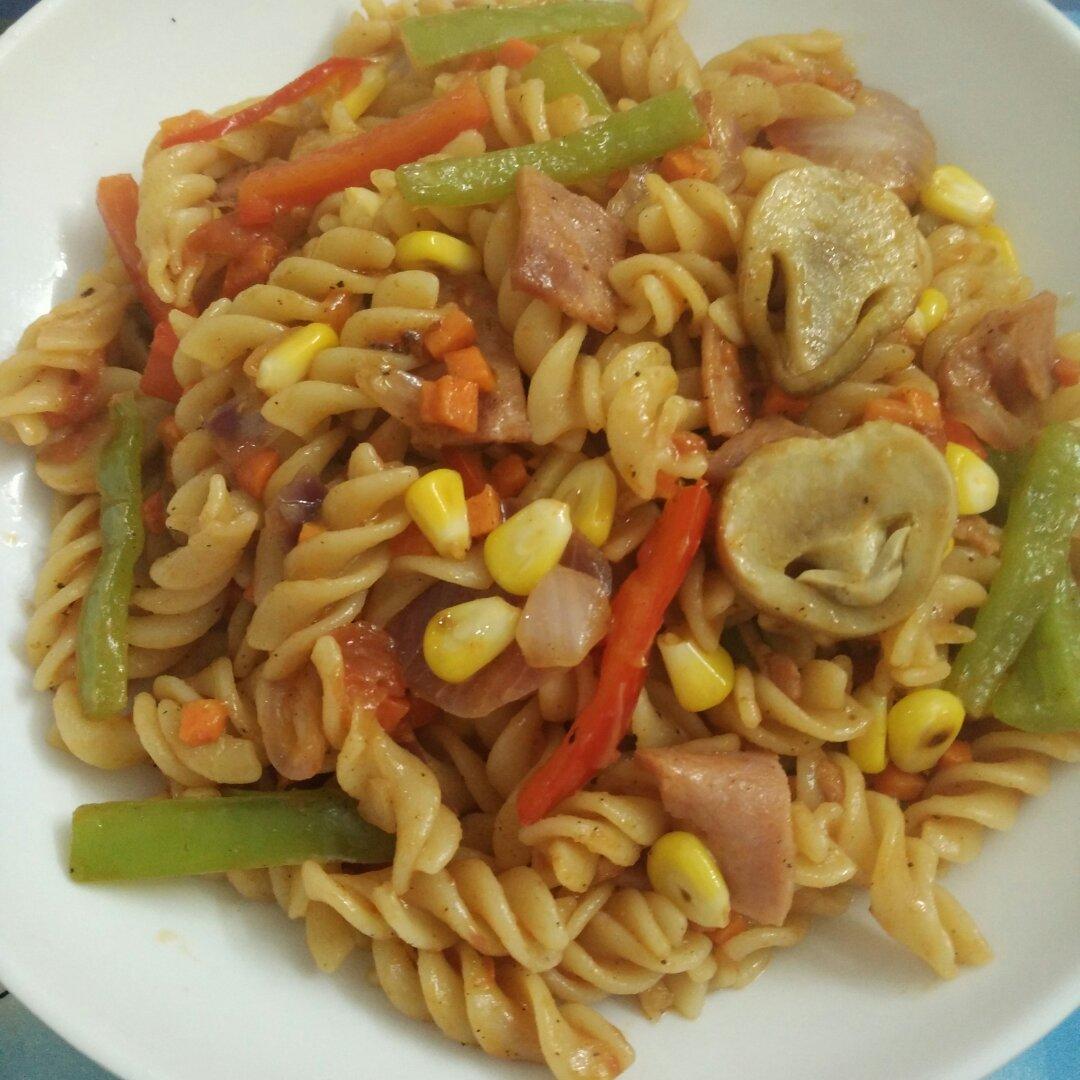 番茄肉酱意大利面