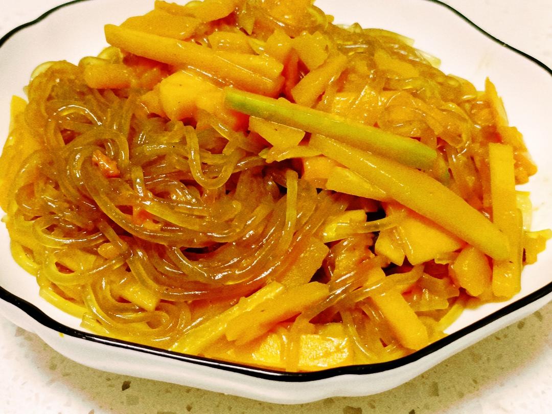 家常菜美味的南瓜炒粉条的做法