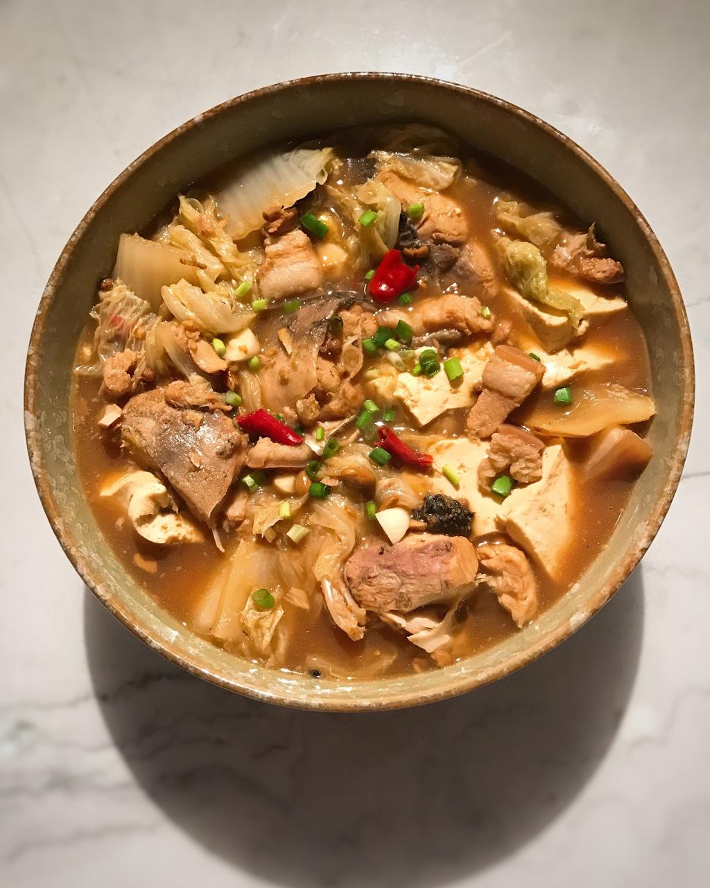 得莫利炖鱼《春江开 炖一条家乡味的开江鱼》