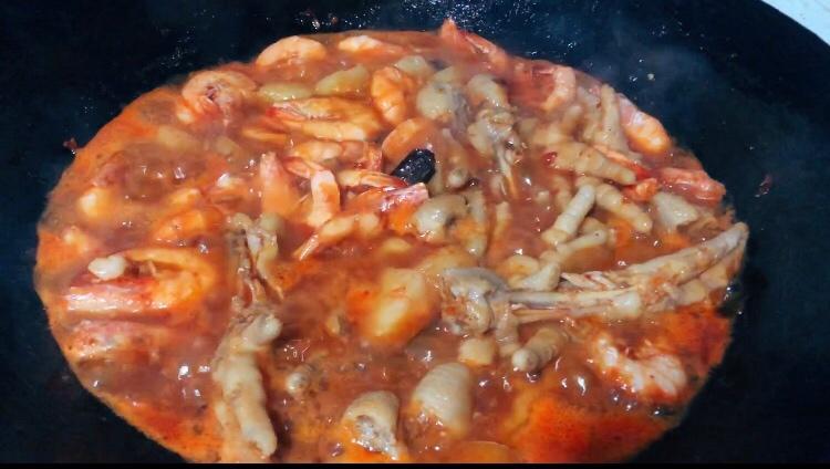 土豆鸡爪煲