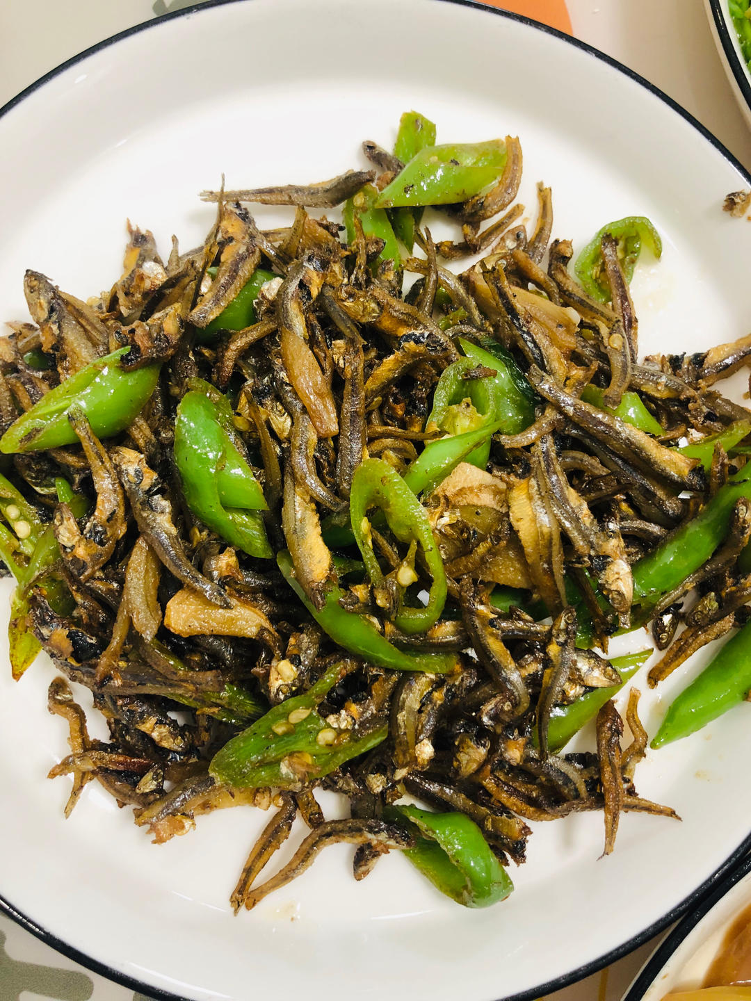 香辣小鱼干