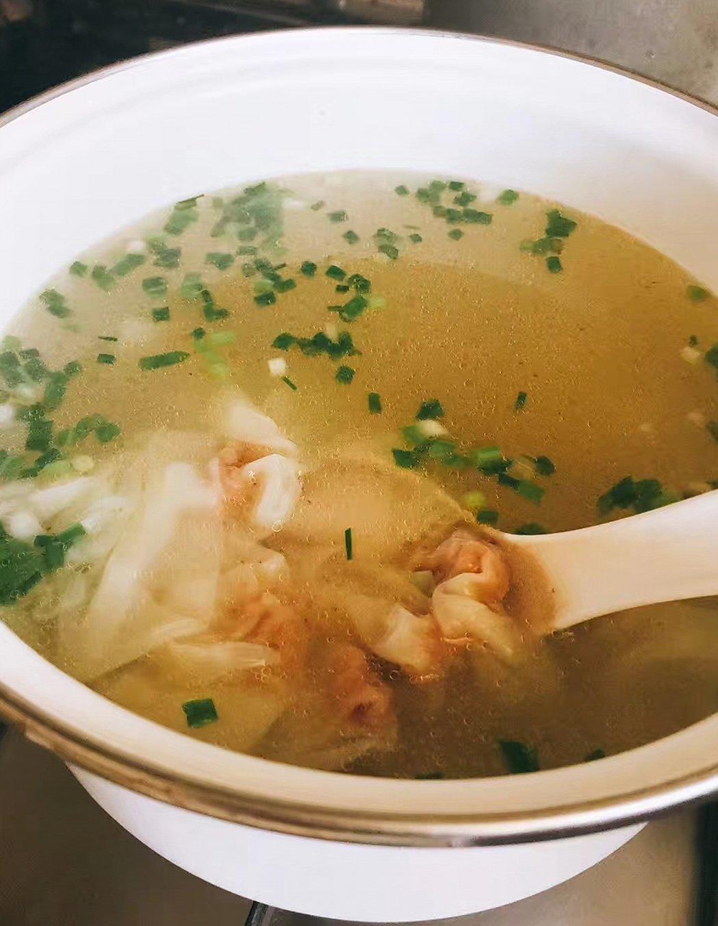 三鲜馄饨 Huntun
