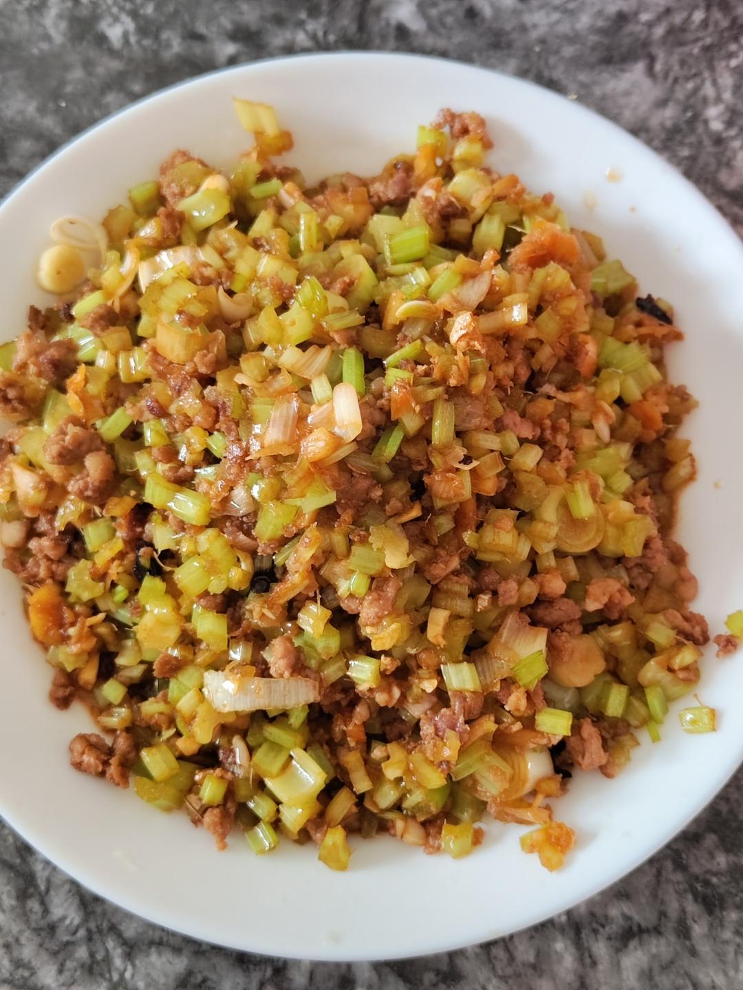 厨师长教你：“芹菜炒肉末”的家常做法，味道很赞，非常下饭