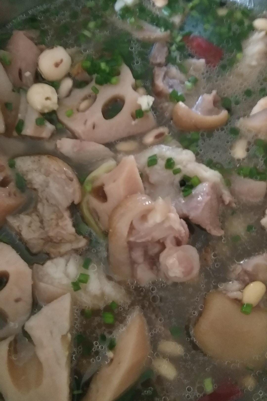 莲藕炖猪蹄
