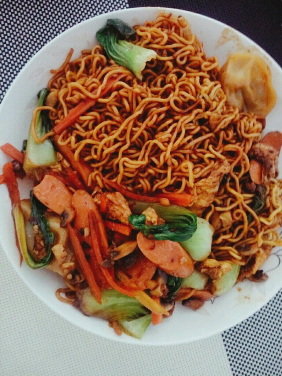 炒方便面￨幸福感爆棚