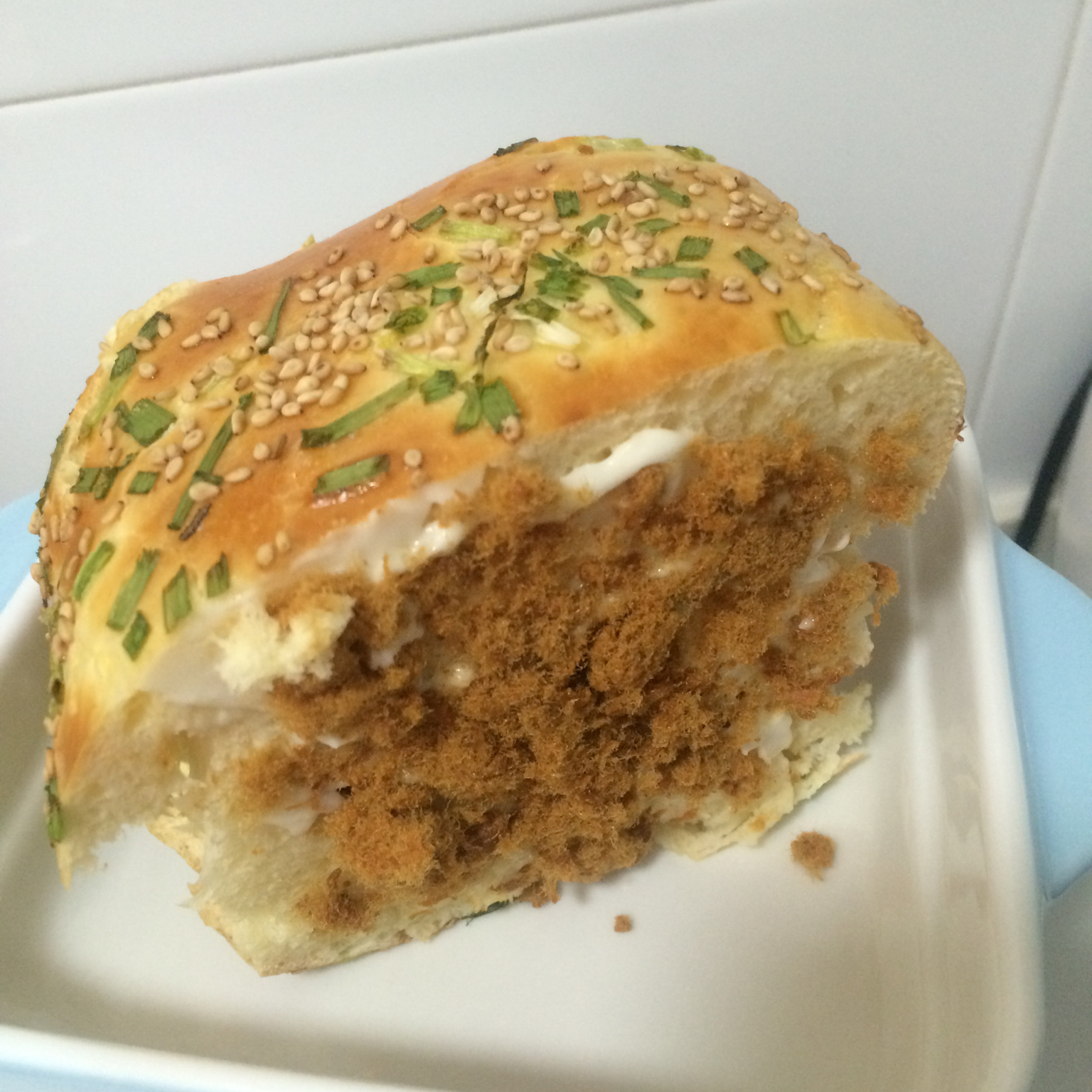 香葱肉松面包卷