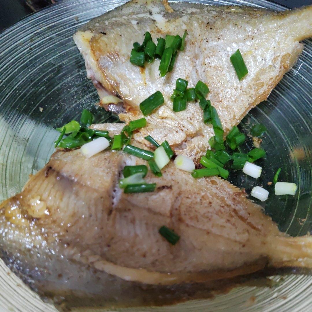 不腥的冷冻鲳鱼做法（盐煎鲳鱼，红烧鲳鱼，香辣鲳鱼）