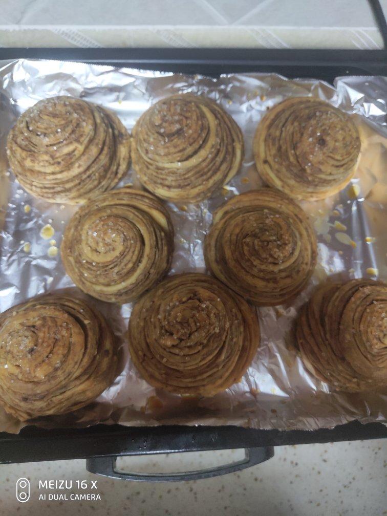 酥脆多层#螺丝转～糖火烧（快手简单 红糖麻酱烧饼）