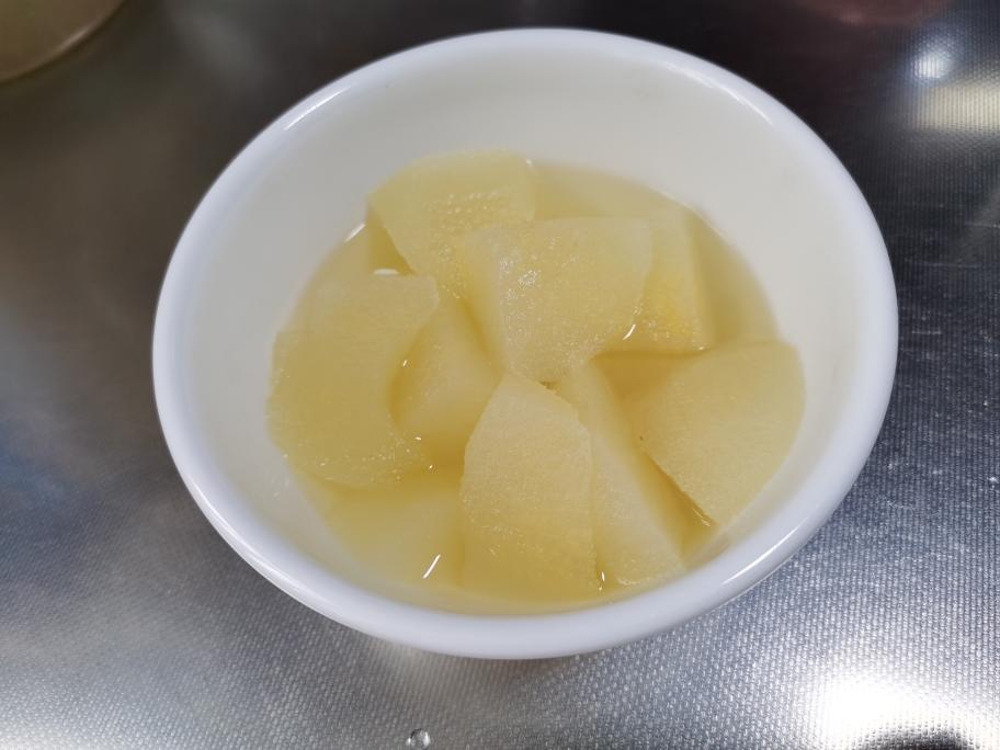 润肺甜品～冰糖炖梨