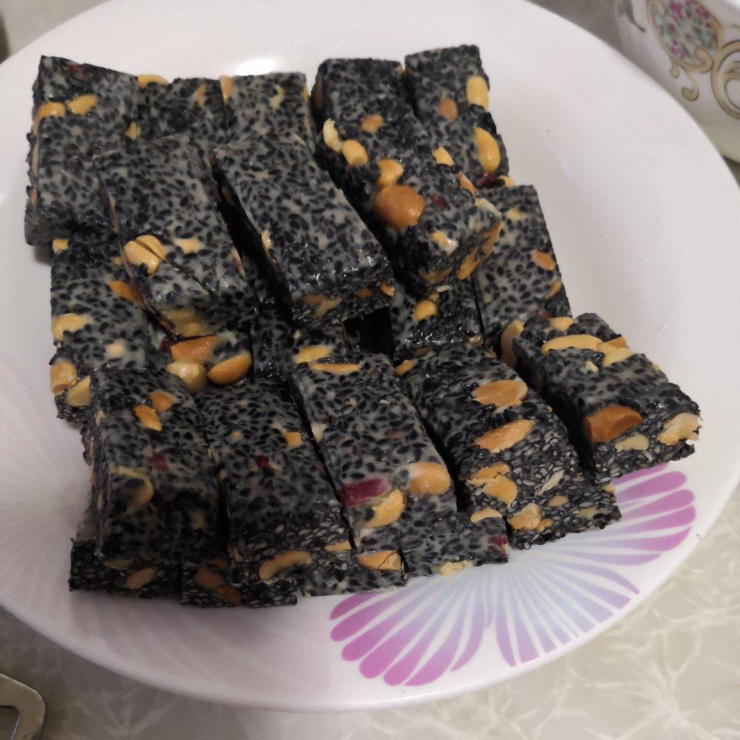 黑芝麻花生牛轧糖