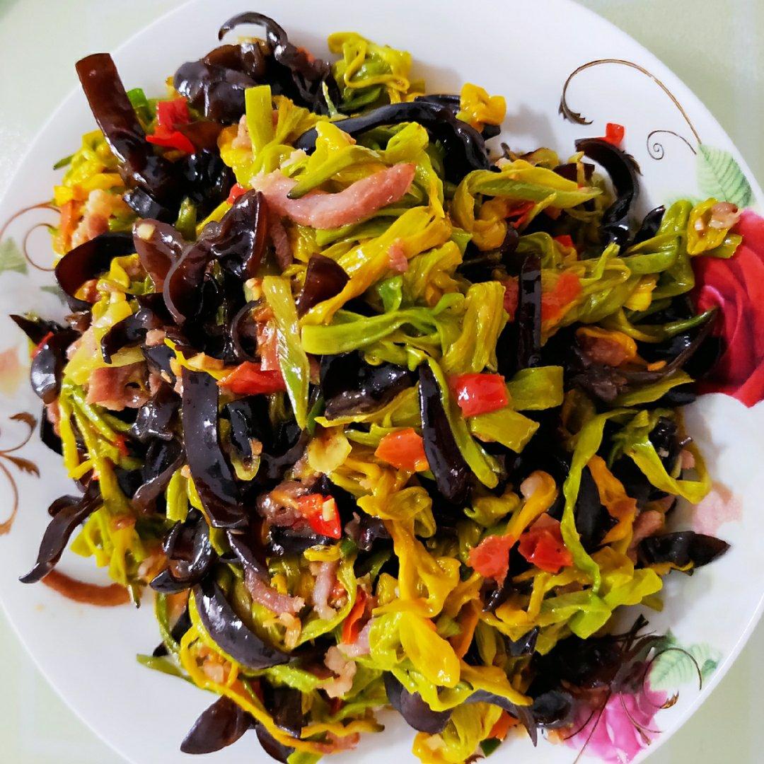 家常菜～木耳黄花菜炒肉
