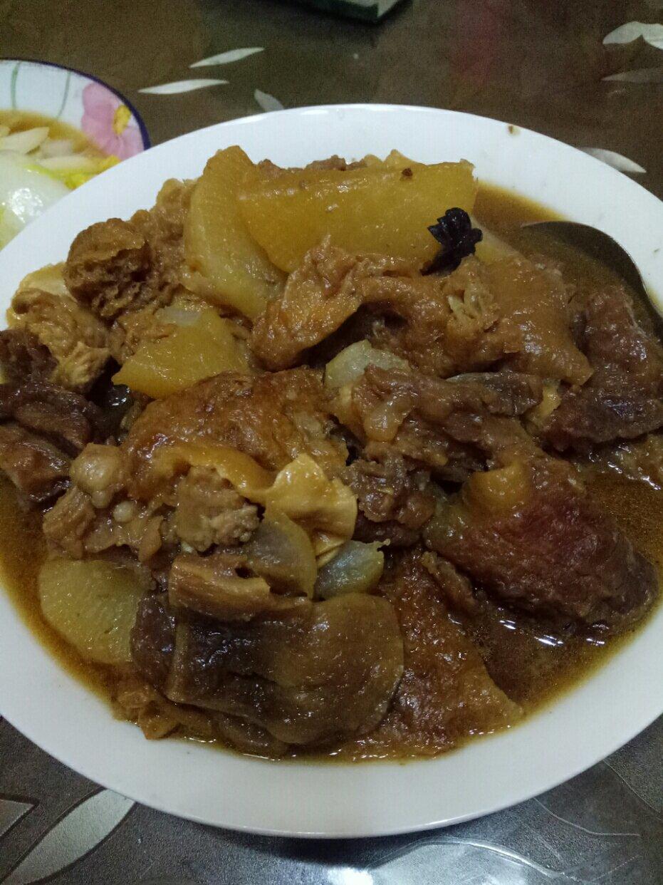 白萝卜炖牛腩