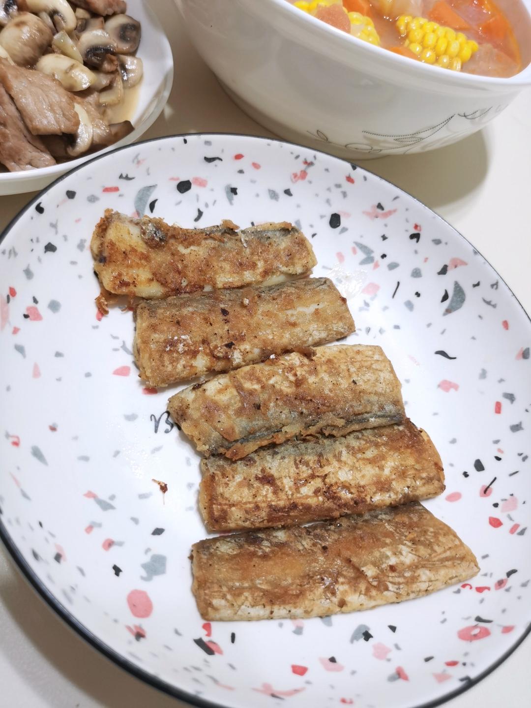 【香煎带鱼】附送超多煎鱼技巧~