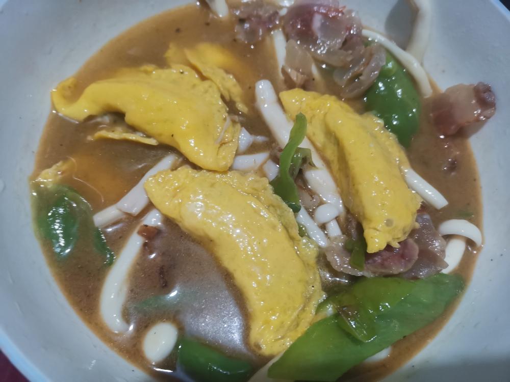 只需十分钟的鲜香四溢的香肠蛋饺炖海鲜菇汤