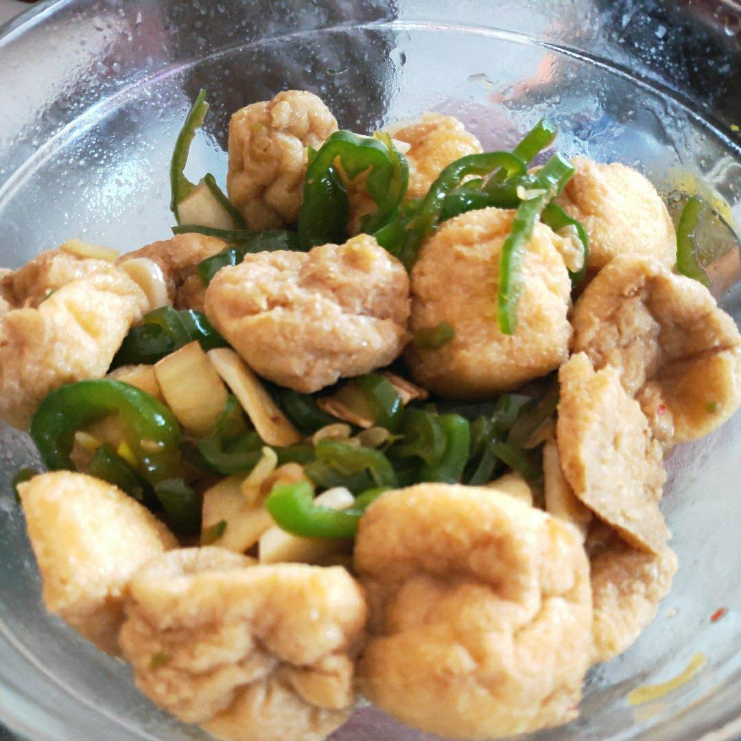 油豆腐丁炒青椒
