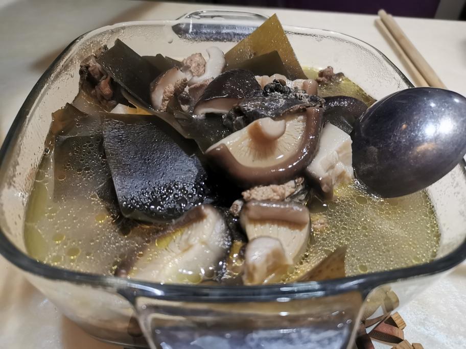海带蘑菇鸡汤