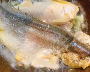 红遍亚洲的百秒黄花鱼（解密米其林餐厅超级美味）的做法 步骤3