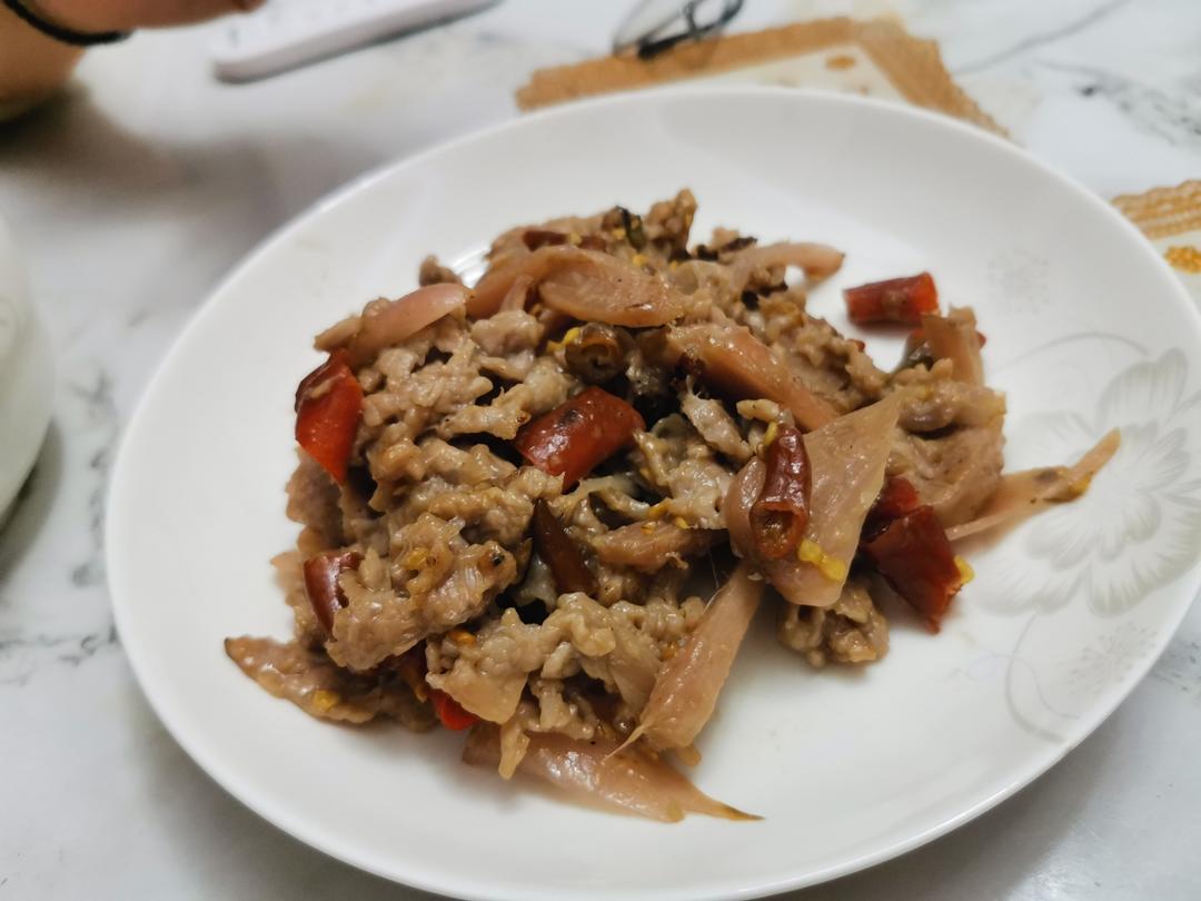 能下三碗米饭的泡椒莲藕炒肉丝