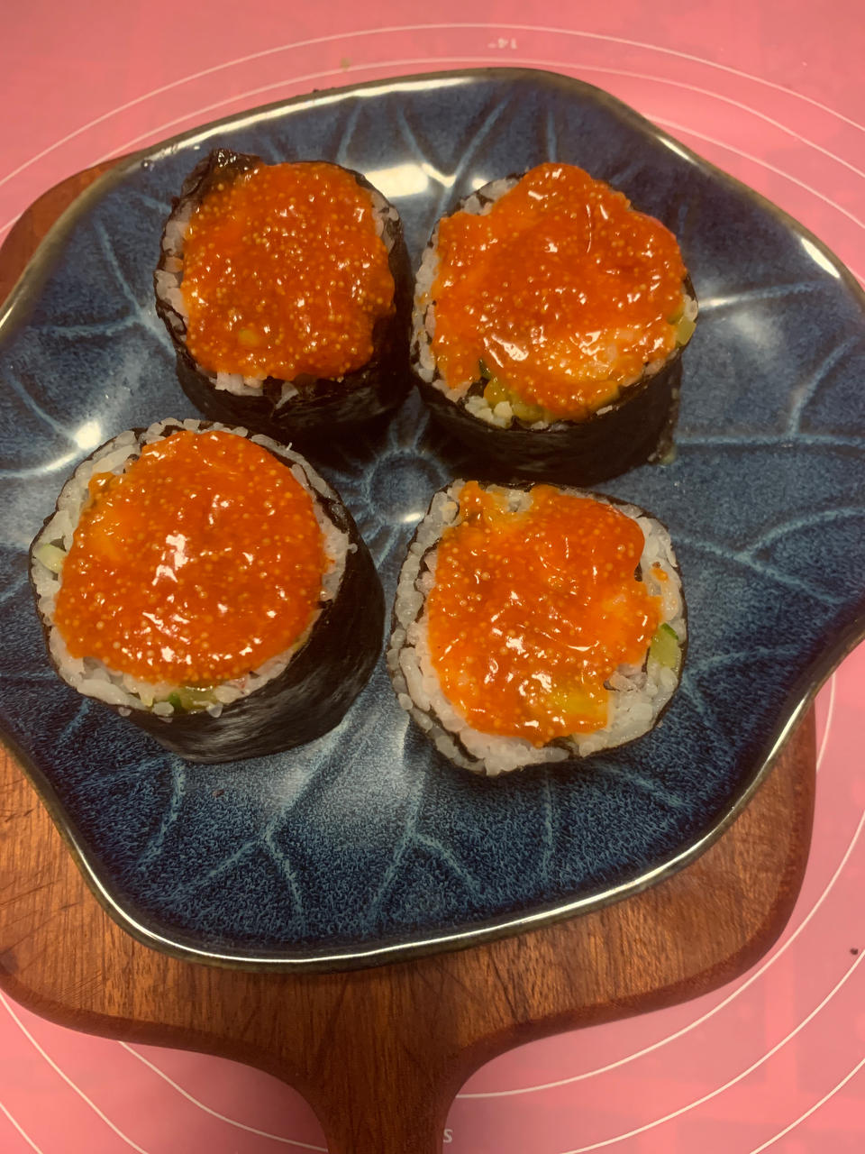 鱼籽寿司和鱼籽军舰