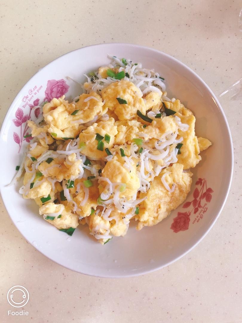 银鱼炒蛋