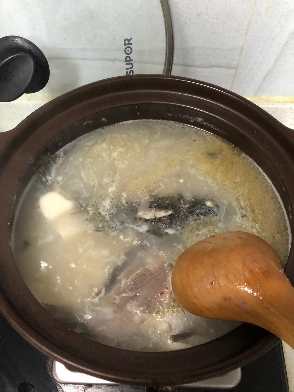 鲫鱼豆腐汤