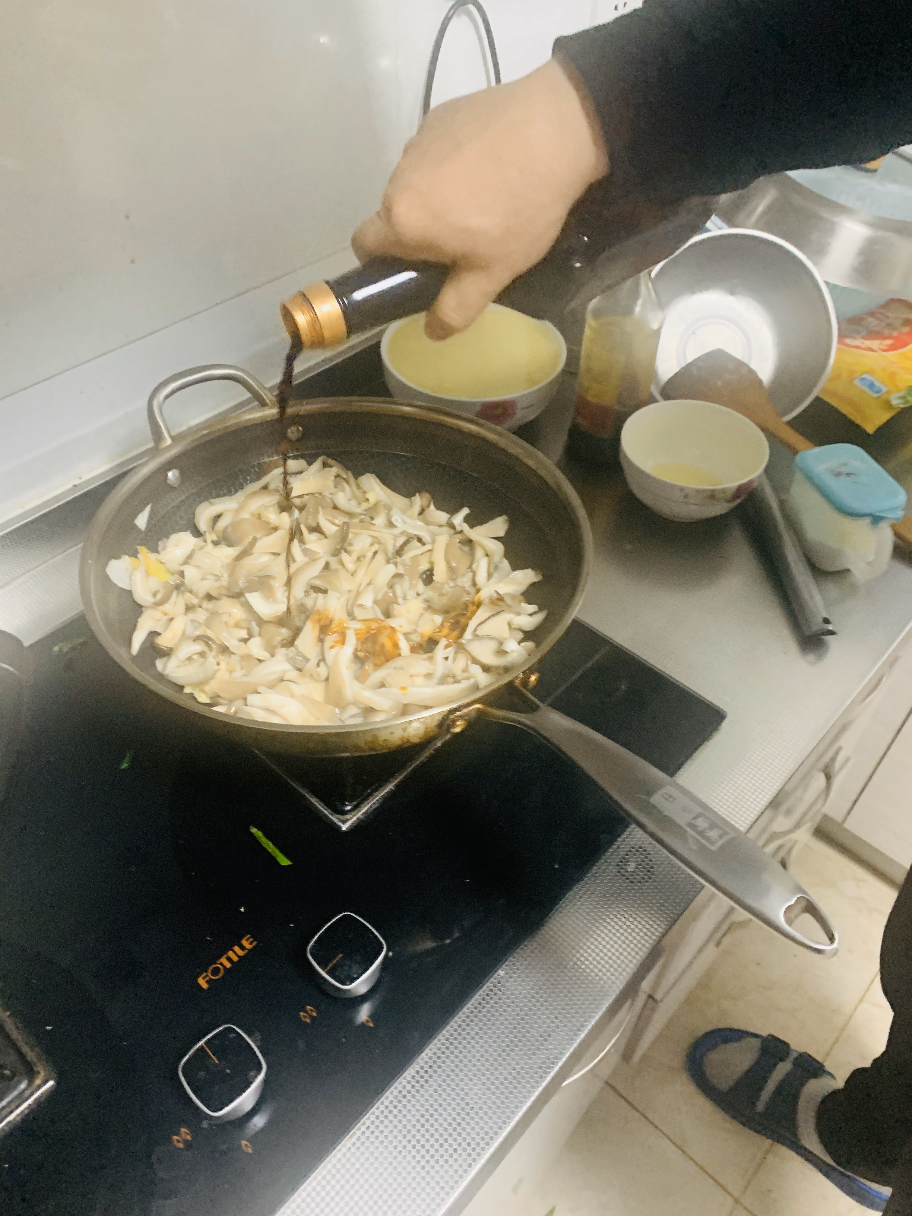 素炒平菇·小蘑菇的做法 步骤5
