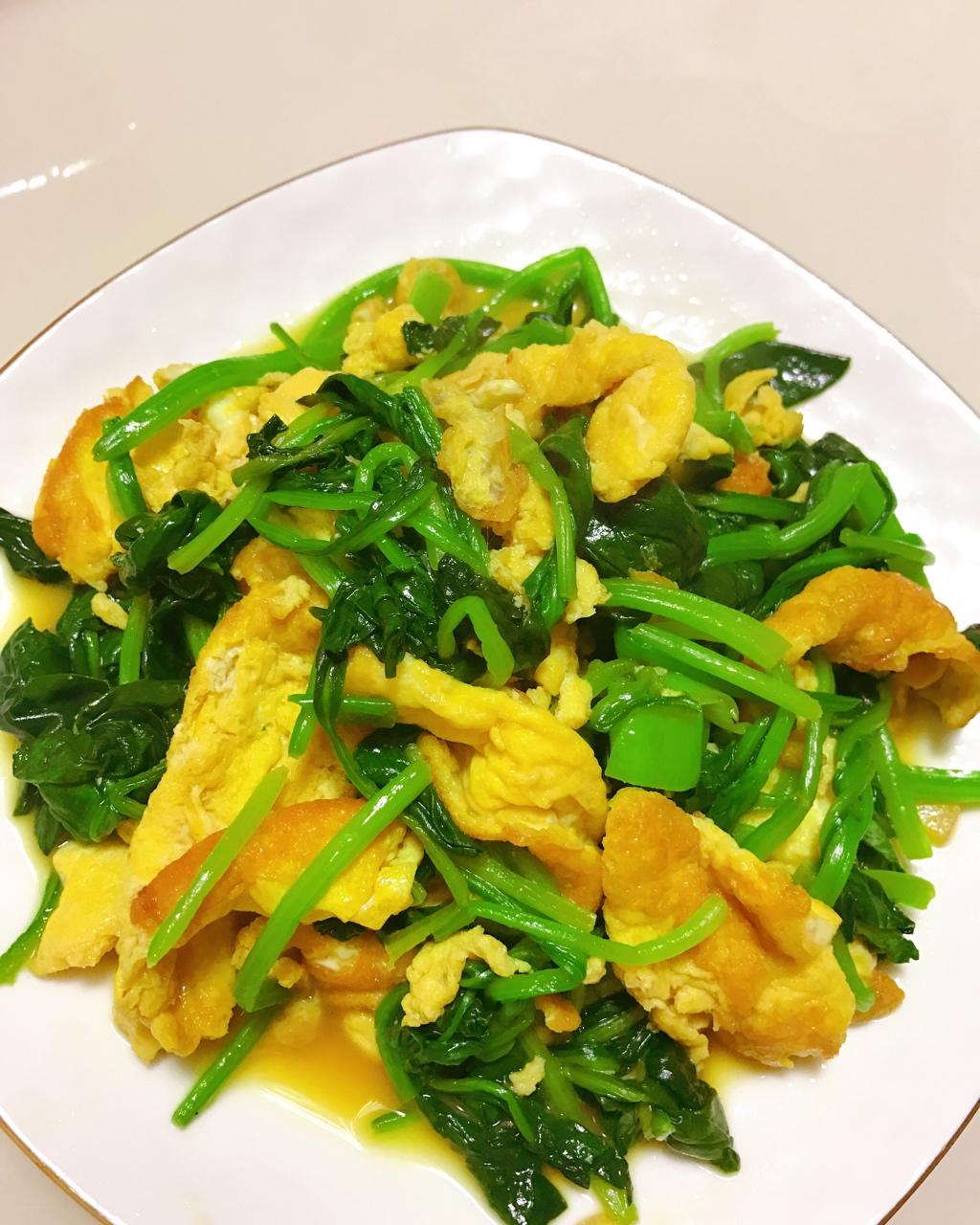 菠菜炒鸡蛋