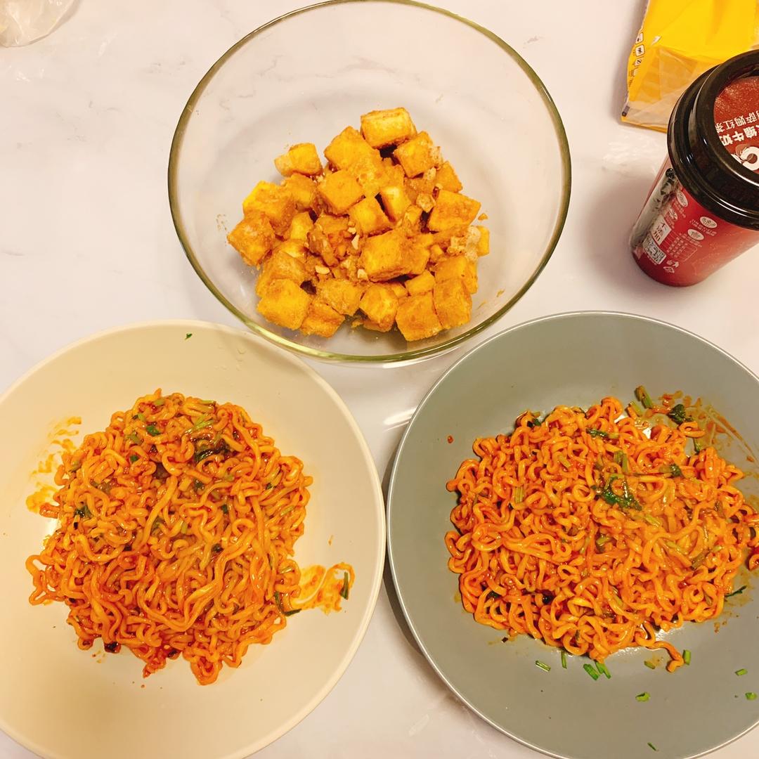 馒头的花样吃法-咸蛋黄炒馒头