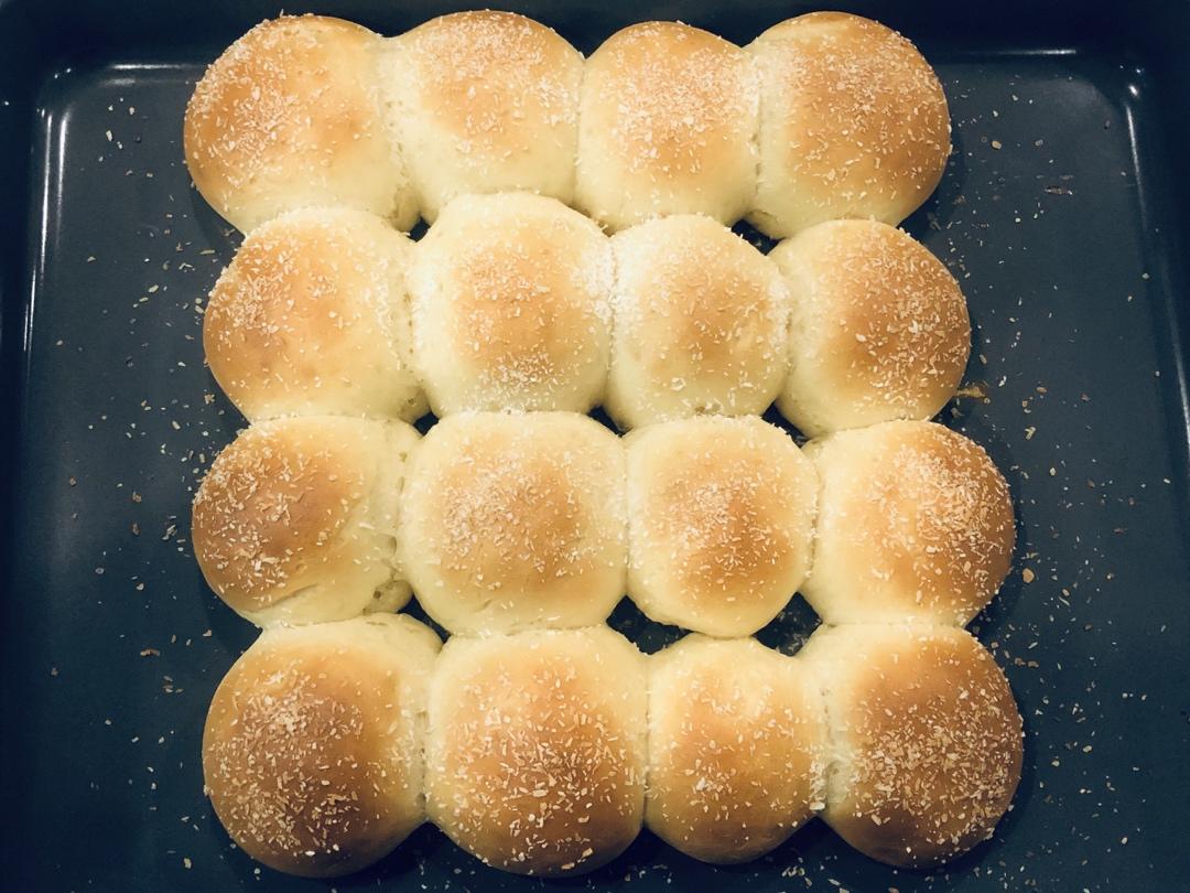 超级柔软的奶油奶酪椰蓉小餐包