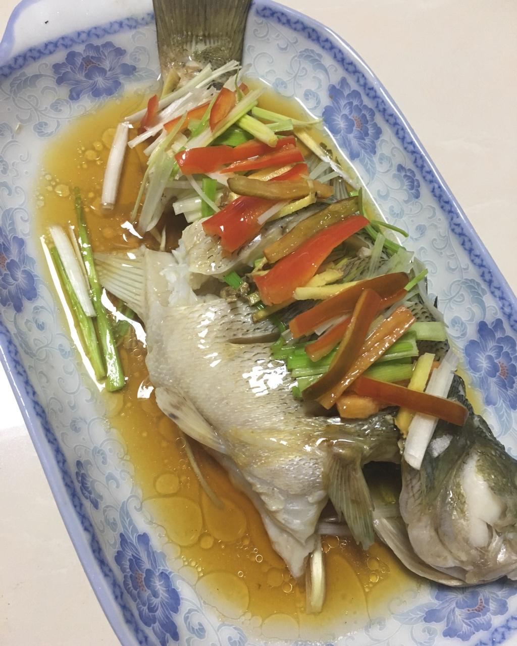 宸熙0313做的清蒸鲈鱼